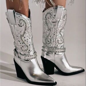 Azalea Wang Silver Metallic Western Diamond Cowboy Boots Size 7